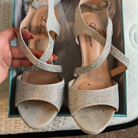 Heels - Picture 2 of 2